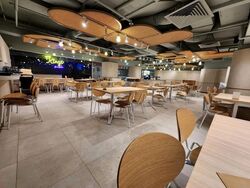 Lucky Plaza (D9), Retail #618127491